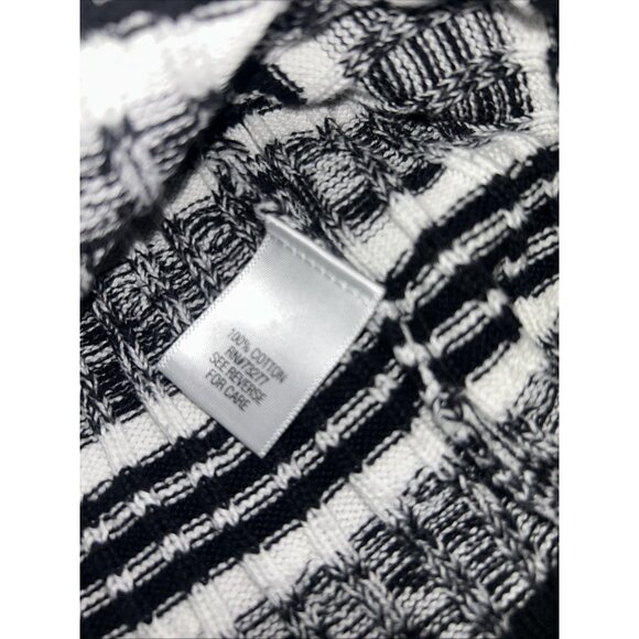 Croft Barrow Women's Size L Pullover Long Sleeve V Neck Knit Sweater Black White - Picture 5 of 7